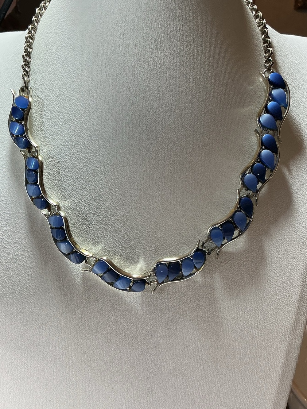 Vintage Silver Tone Blue Thermoset Necklace